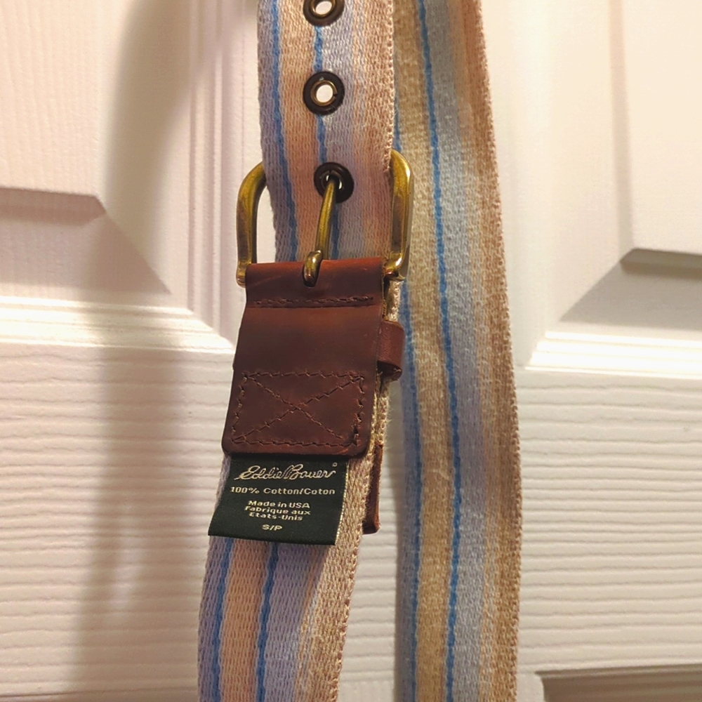 Eddie Bauer belt, size Small, nautical themed coloring